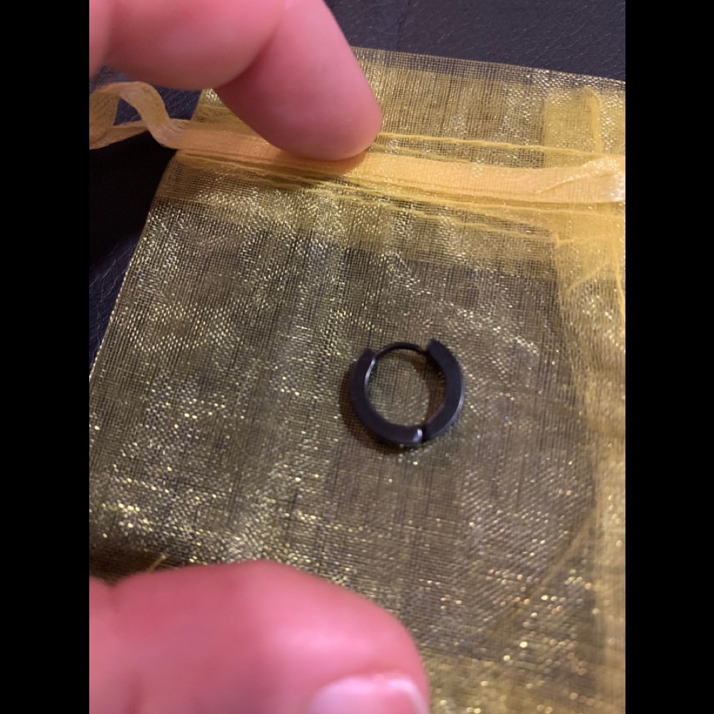 Men’s Hoop Earring W/Organza Bag
